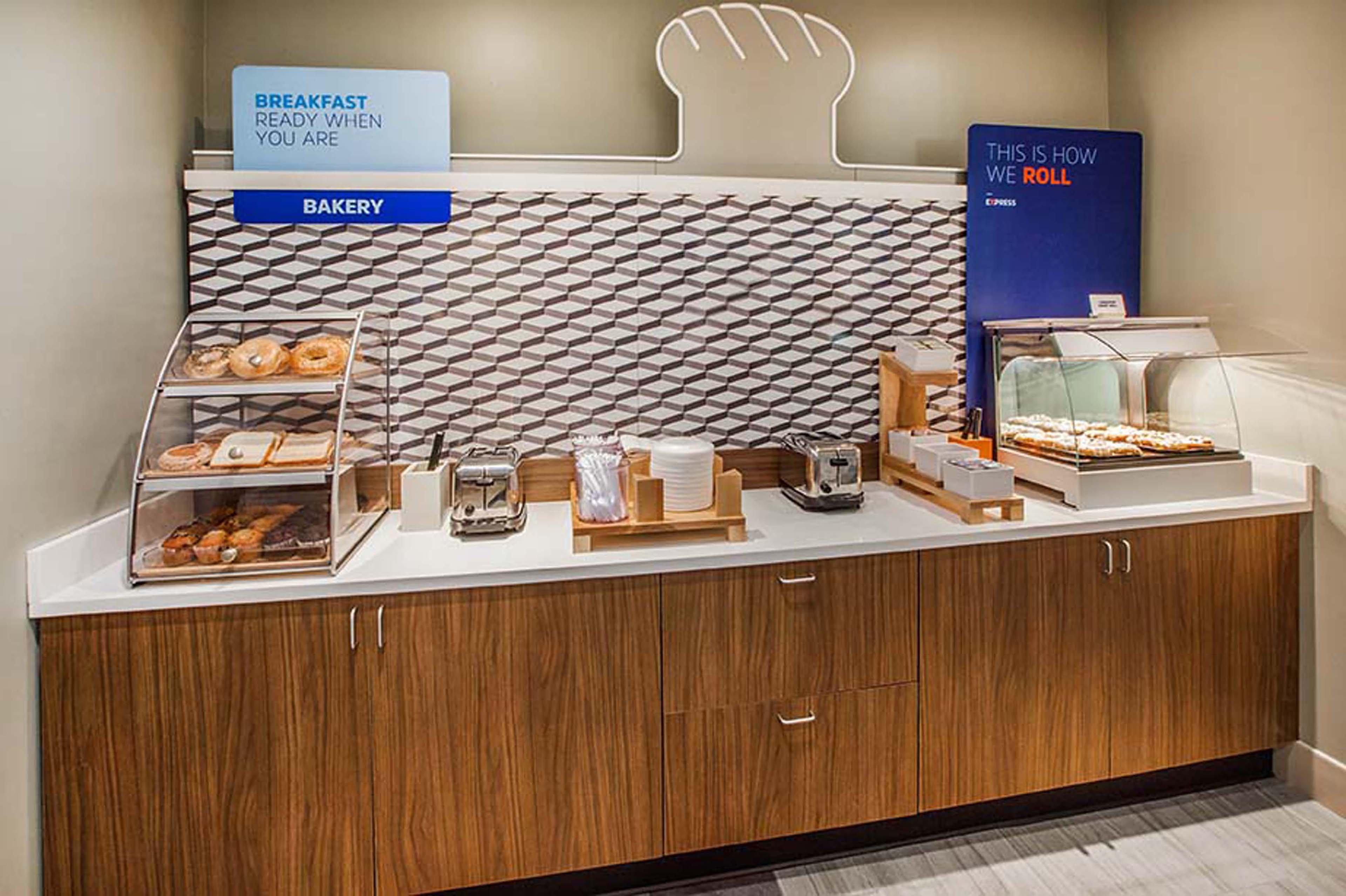 Holiday Inn Express & Suites Cumberland - La Vale By Ihg Extérieur photo